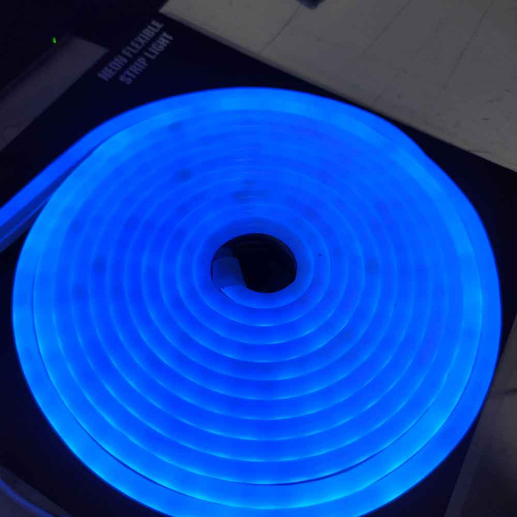 ریسه نئون فلکسی RGB حلقه ۵ متری ۸ میل ۱۲ ولت