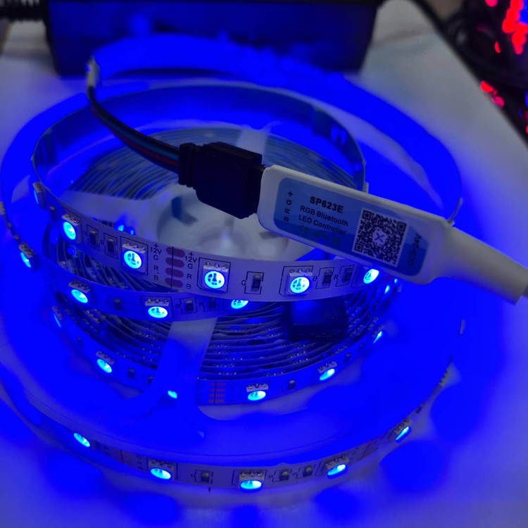 پک کامل نواری RGB موزیکال (نواری + آداپتور + کنترلر بلوتوث )