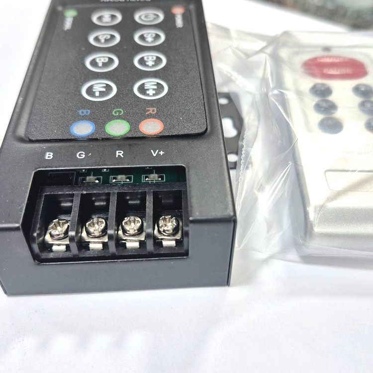کنترلر RGB ریموت RF صنعتی ۳۰ امپر