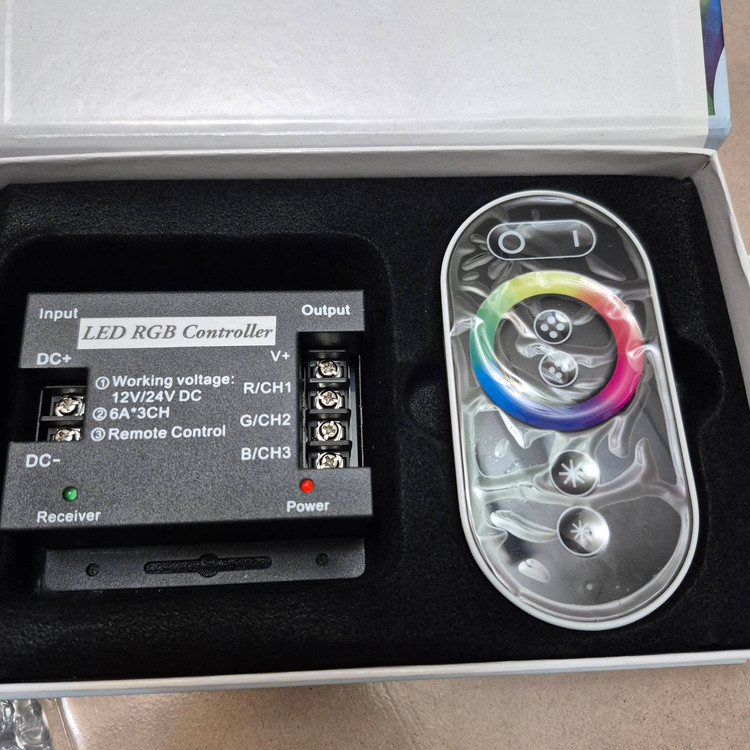 کنترلر RGB ریموت RF تاچ ۱۸ امپر